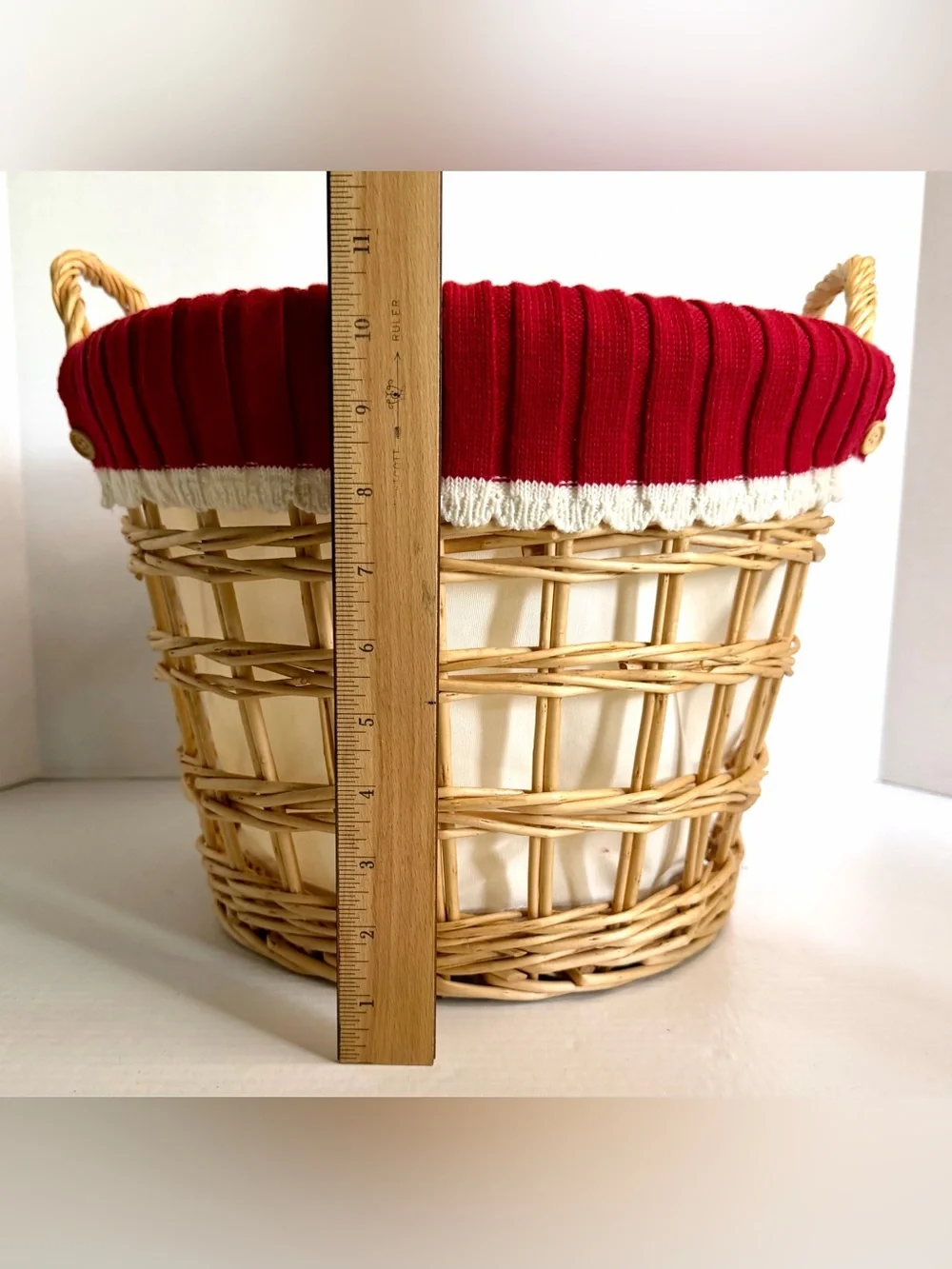 Natural wicker and rattan storage basket w/ fabric liner and knit cuff